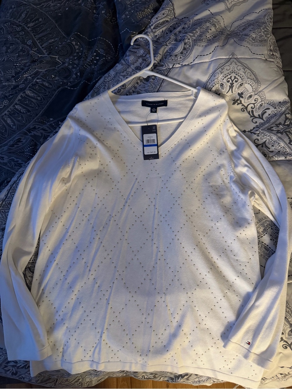 Tommy Hilfiger Cream V-Neck Sweater with Subtle Stud Detail